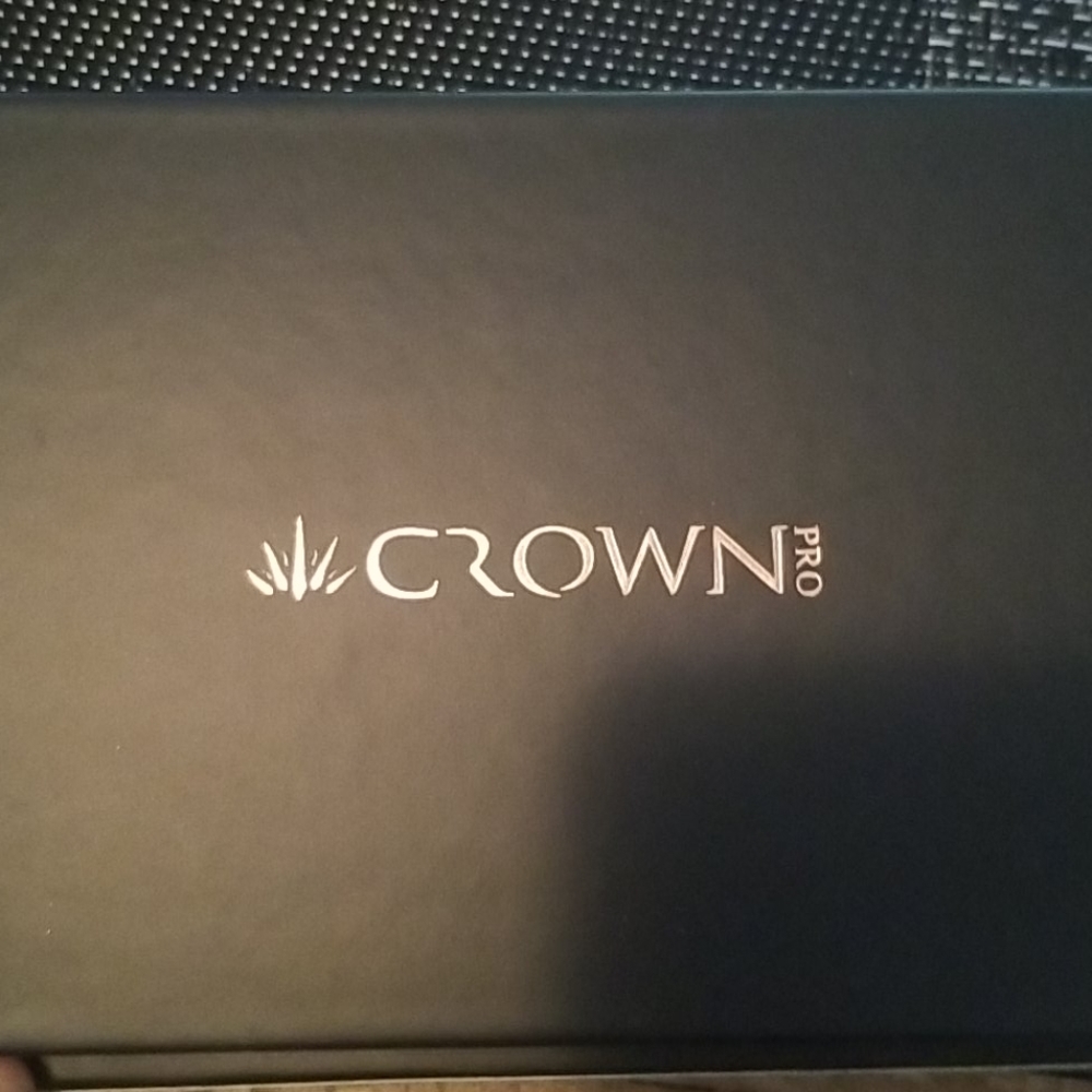 Crown pro palette